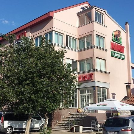 Guest House Mamut Каштела Экстерьер фото