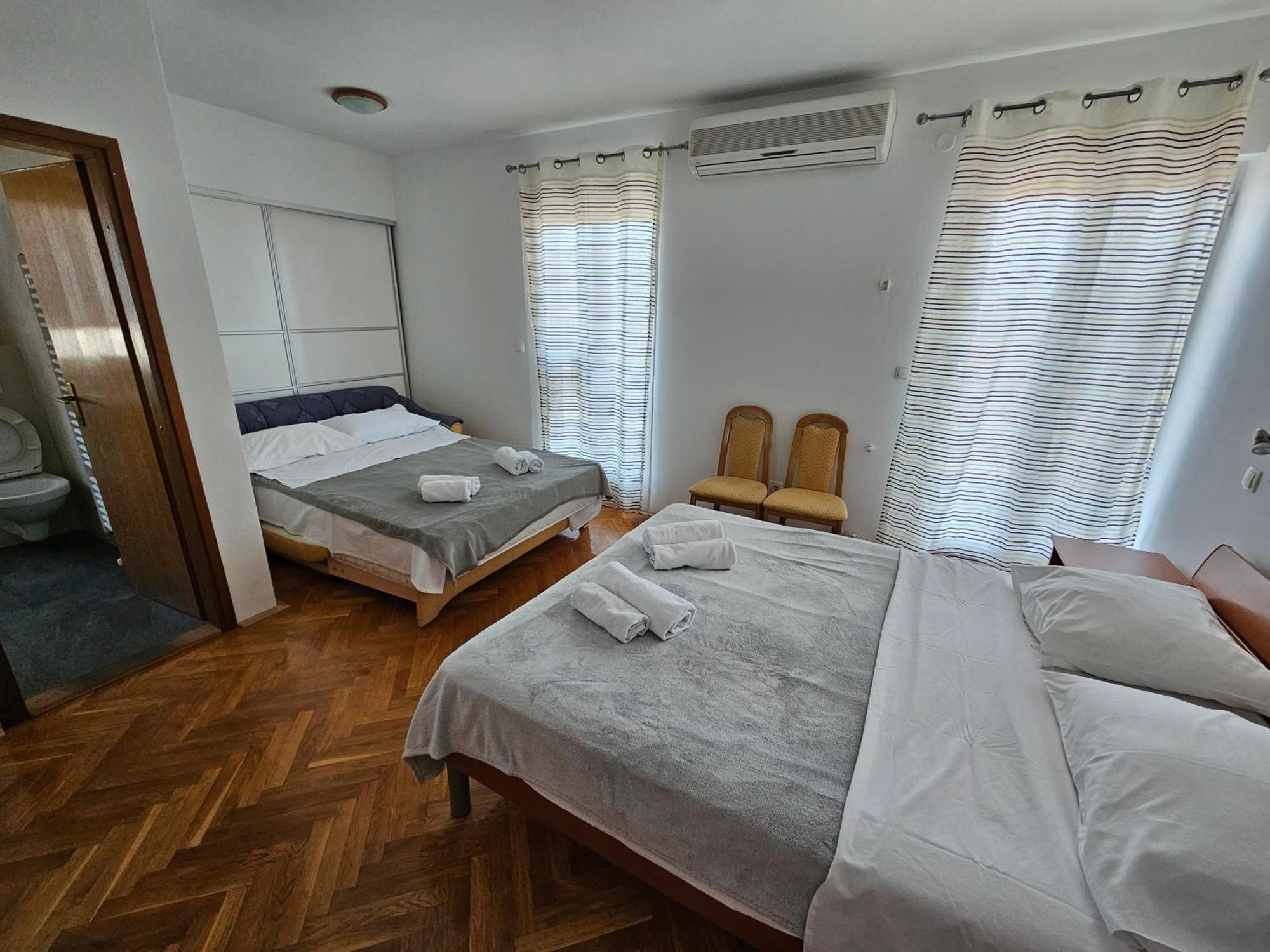 Guest House Mamut Каштела Экстерьер фото