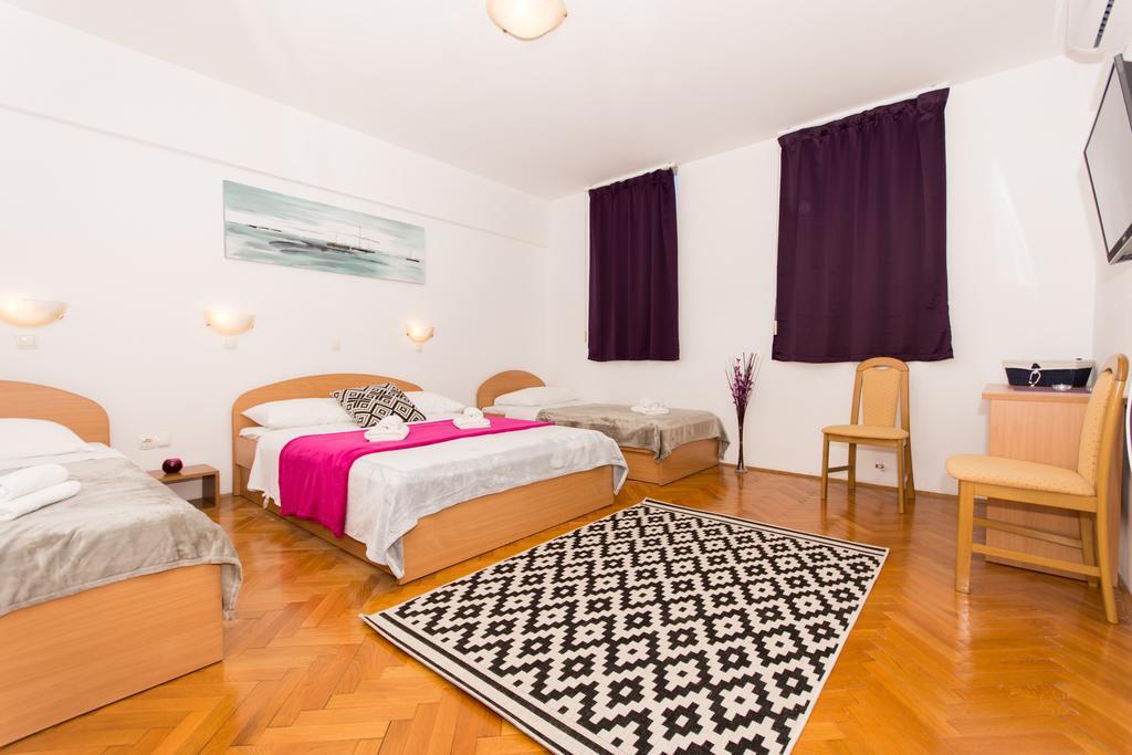 Guest House Mamut Каштела Экстерьер фото