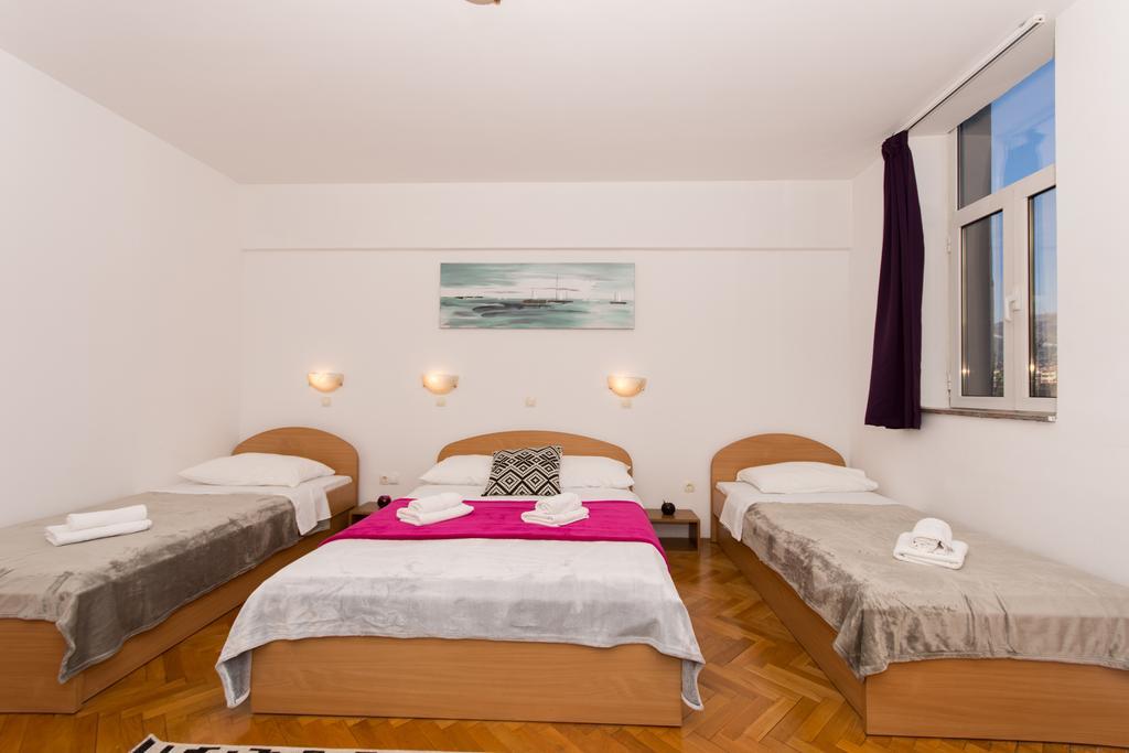 Guest House Mamut Каштела Экстерьер фото