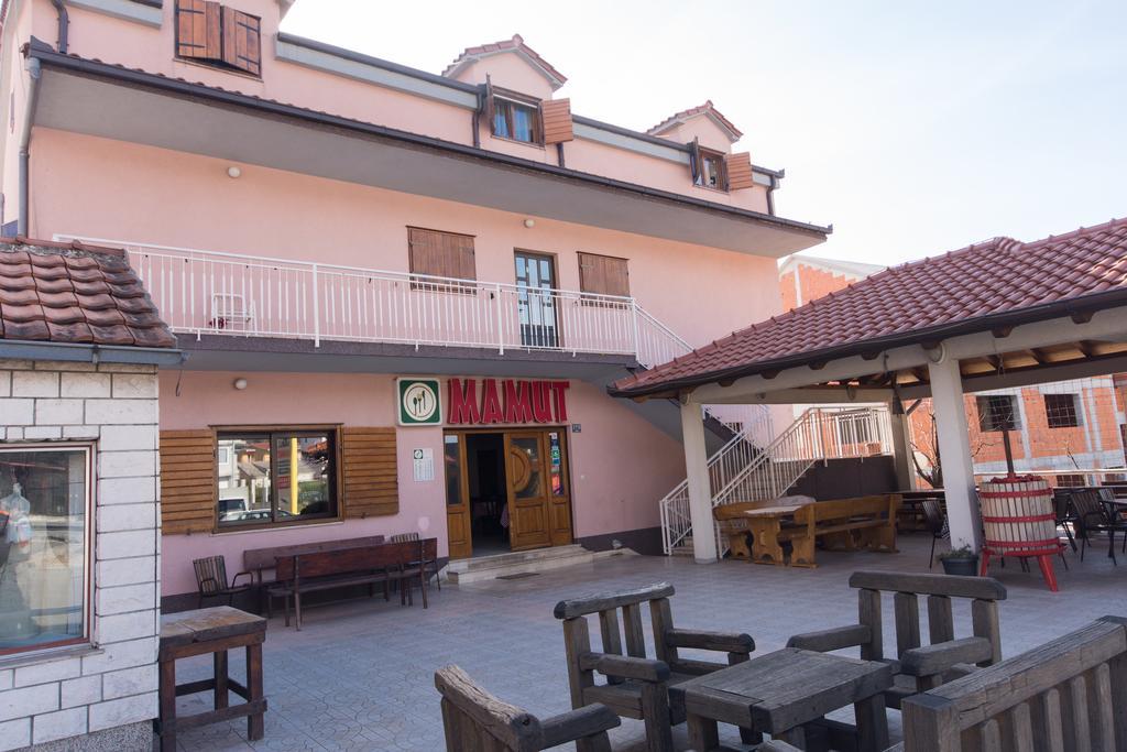 Guest House Mamut Каштела Экстерьер фото