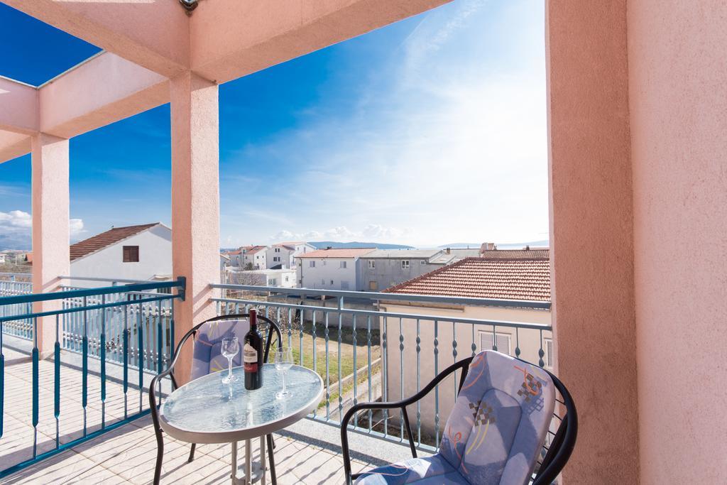 Guest House Mamut Каштела Экстерьер фото