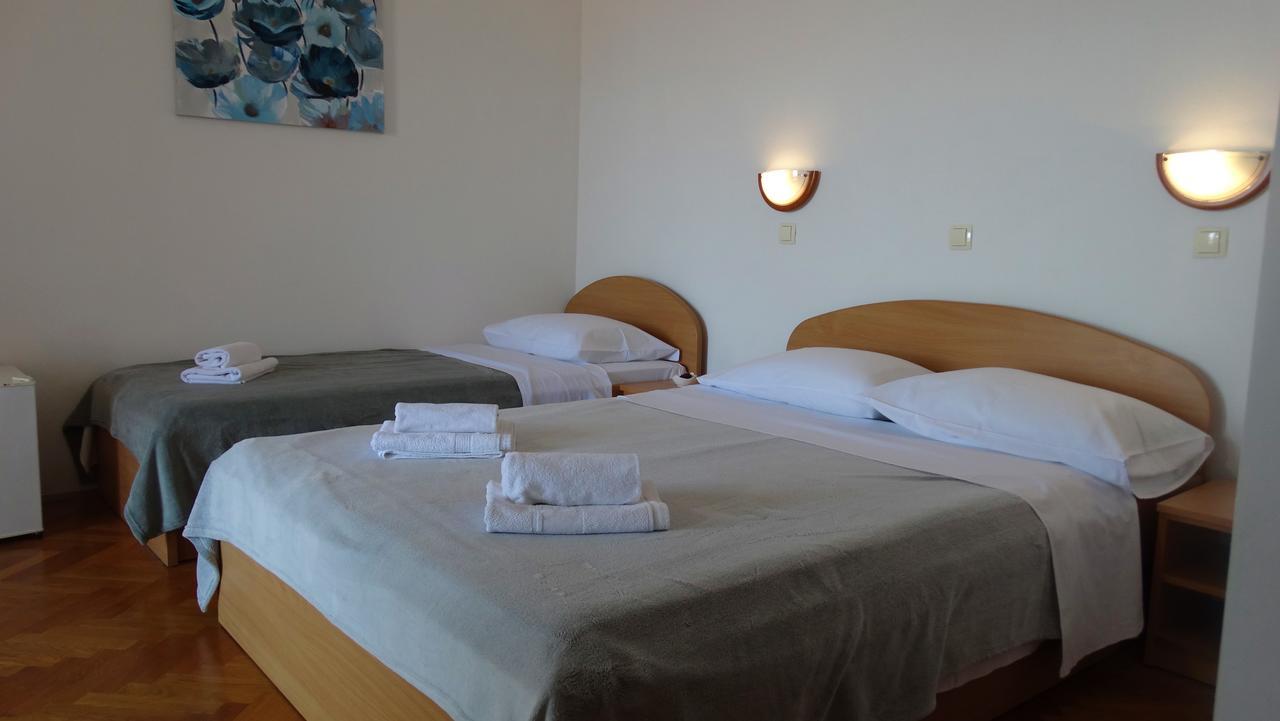 Guest House Mamut Каштела Экстерьер фото