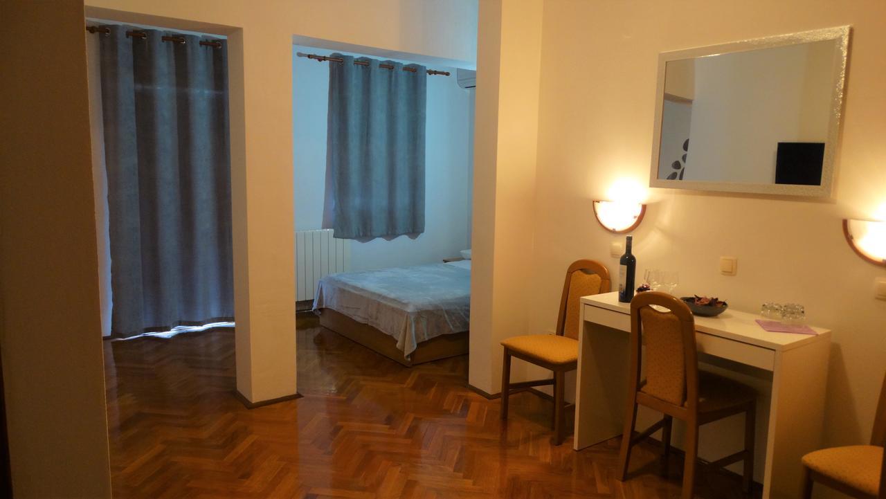 Guest House Mamut Каштела Экстерьер фото