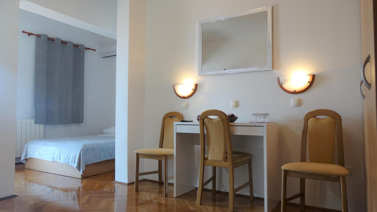 Guest House Mamut Каштела Экстерьер фото