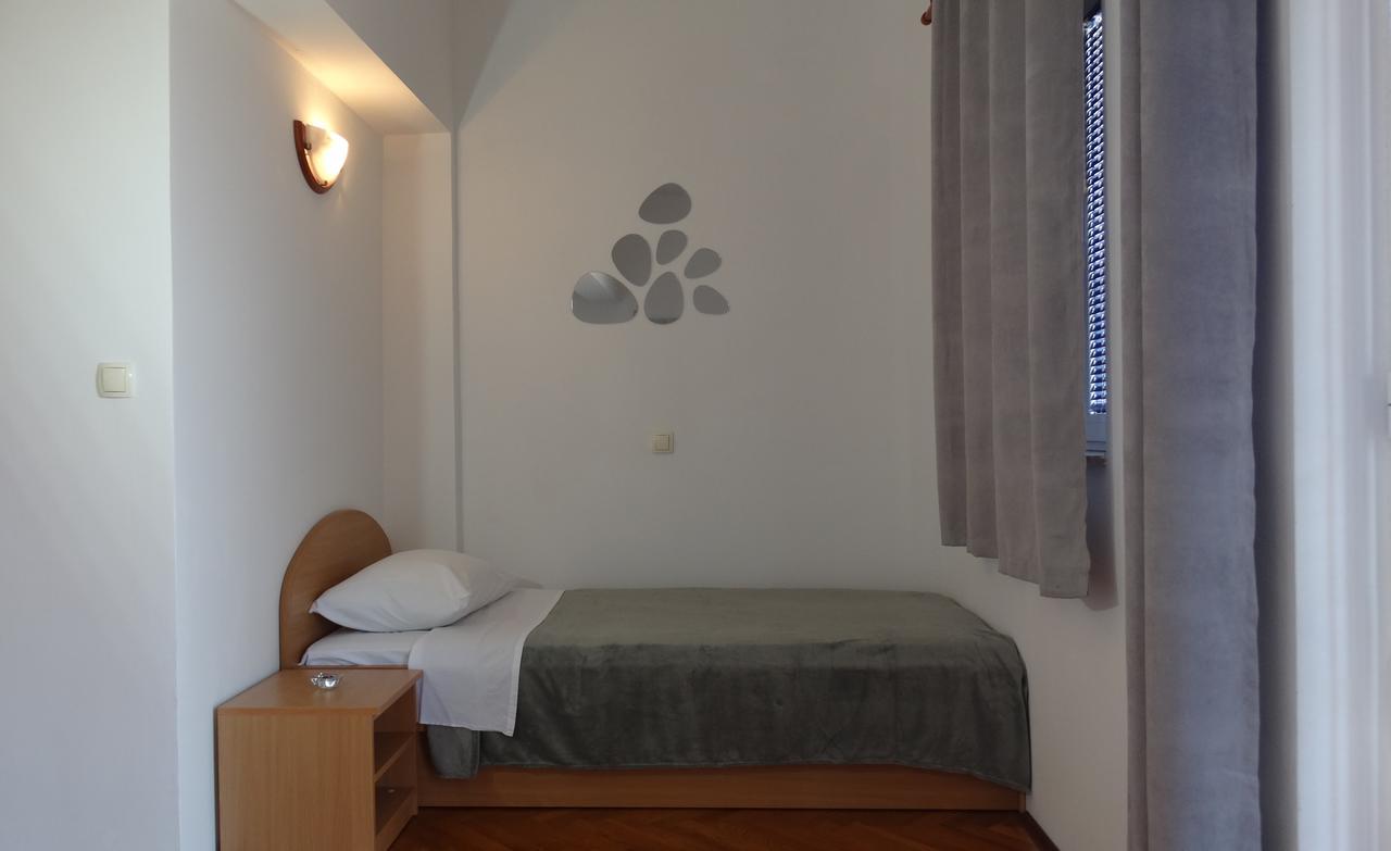 Guest House Mamut Каштела Экстерьер фото