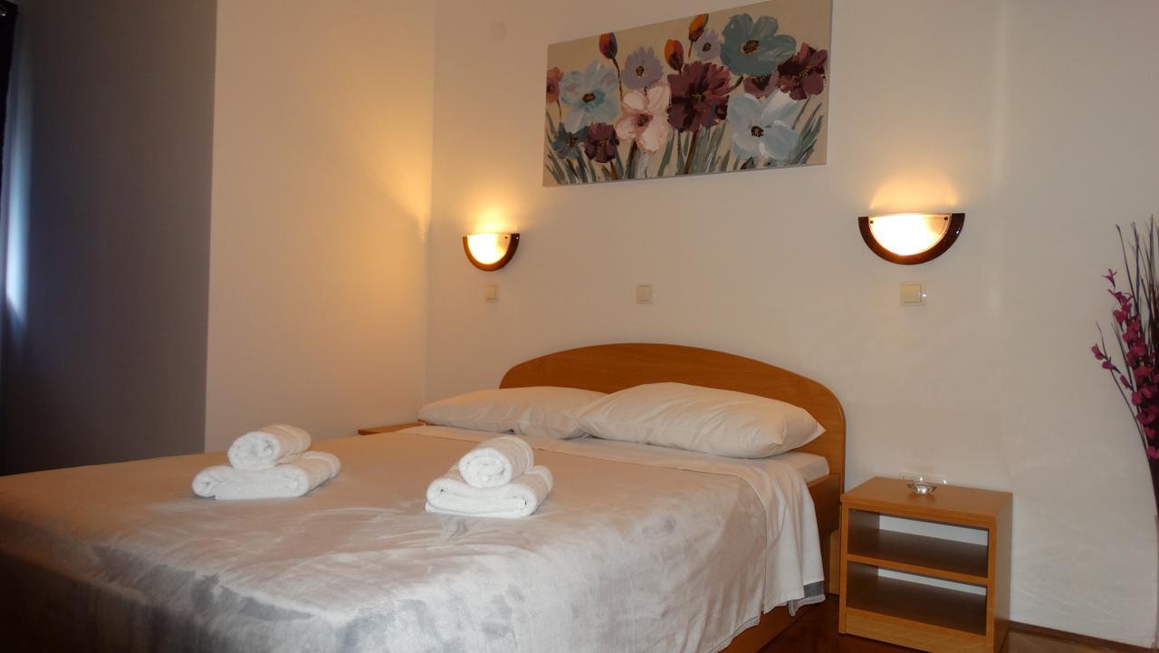 Guest House Mamut Каштела Экстерьер фото